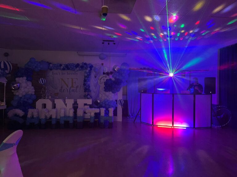 birthday-stage-booth